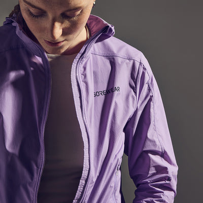 Gore Wear Fernflow Hooded Windbreaker Damen Scrub Purple