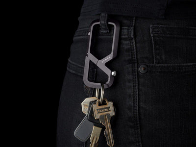 The James Brand The Mehlville Karabiner Space Gray Stainless-Runster