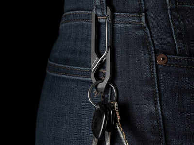 The James Brand The Holcombe Karabiner Black Stainless