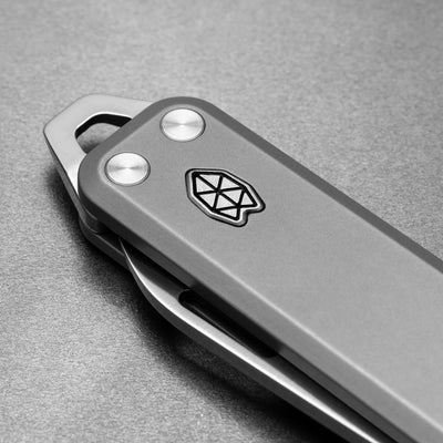 The James Brand The Elko Taschenmesser Titanium Stainless Titanium