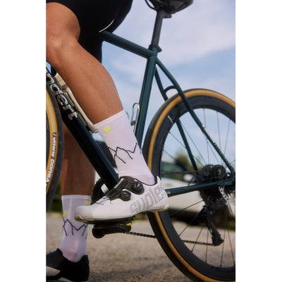 Fingerscrossed Road Socks Mountain White Neon